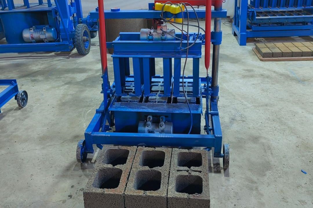 Máquina de produção de blocos